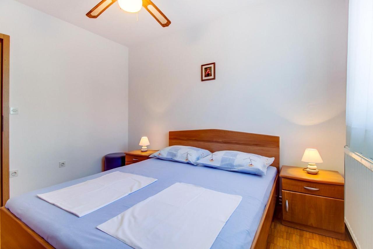 Apartments With A Parking Space Mali Lošinj Εξωτερικό φωτογραφία