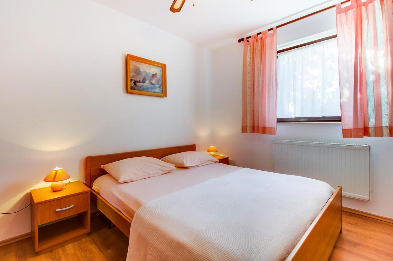 Apartments With A Parking Space Mali Lošinj Εξωτερικό φωτογραφία