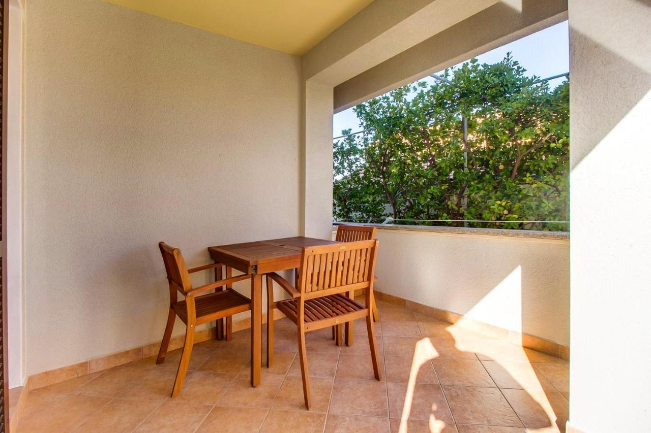 Apartments With A Parking Space Mali Lošinj Εξωτερικό φωτογραφία